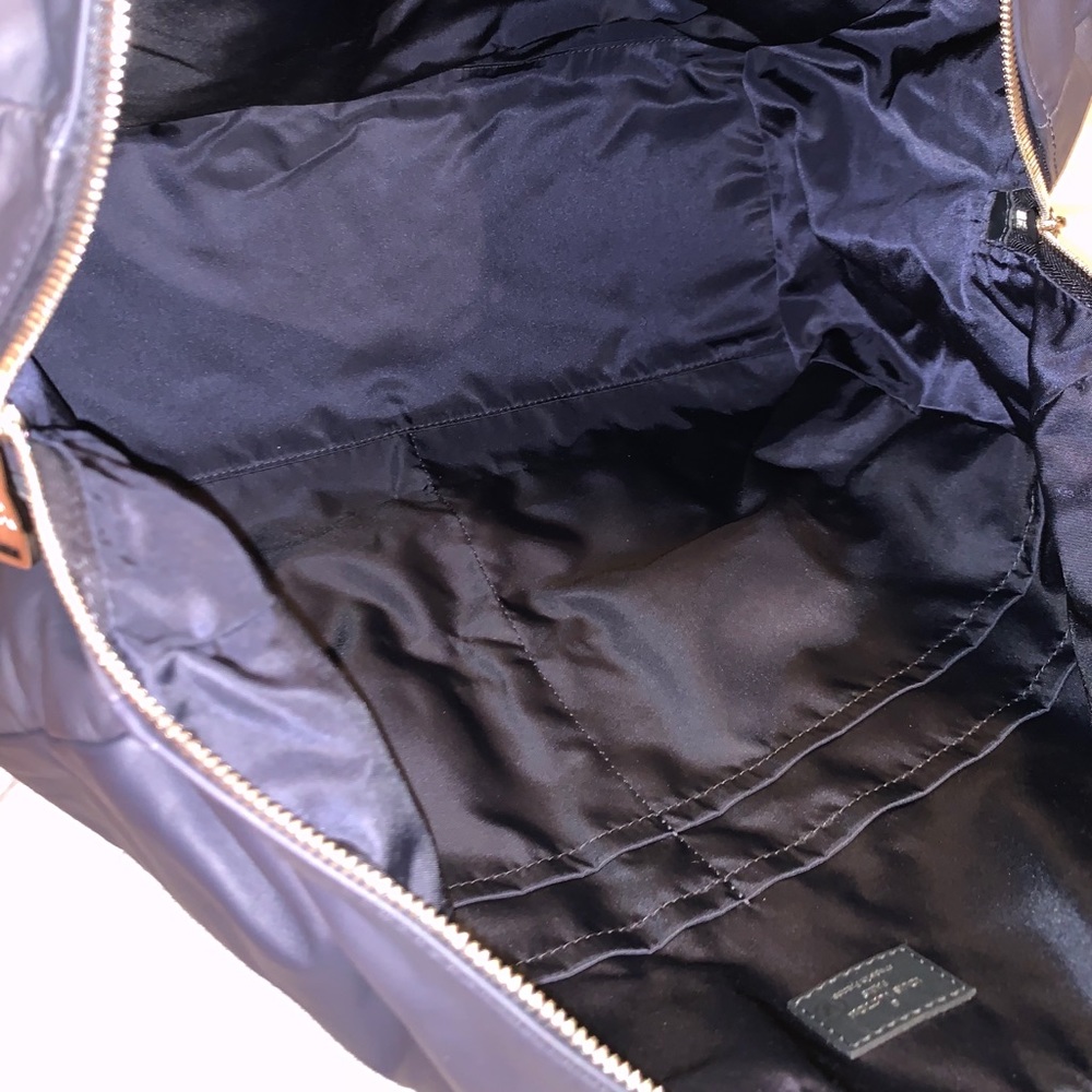 LV Calfskin Gaston V Start MM - Guaranteed Auth! - Picture 5 of 7